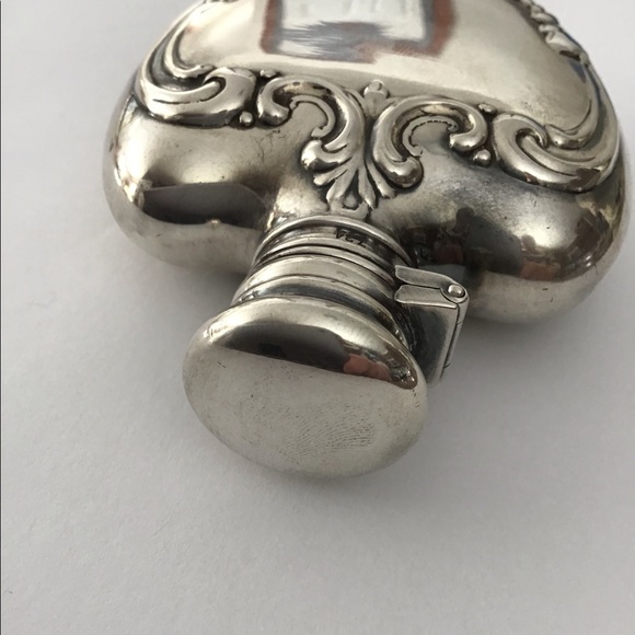 Antique Sterling Ornate Heart Pocket Flask 65 Gr. - Picture 7 of 15